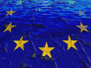 There are also problems with deepening. Basic features of the EU are under immense stress. The Schengen Agreement, which is so important for the quality of (borderless) life in Europe, is abolished in important places. There are traffic jams on the border between Austria and Germany again.