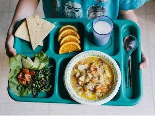The Commission stressed that drinking milk and fresh fruit and vegetables should be prioritised; however, it noted that member states could also provide juices or soups, and milk products such as yogurt and cheese, to “ensure a varied diet and address particular nutritional needs”.