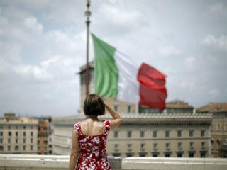 The EU does not have much direct leverage over Rome. Italy pays more into the EU budget than it gets back directly (net contribution of €3.2 billion in 2016). A risk that the EU may eventually suspend funding for regional or structural adjustment programmes would matter much less for Italy than for the big net recipients of EU funds in east-central Europe such as Poland and Hungary.