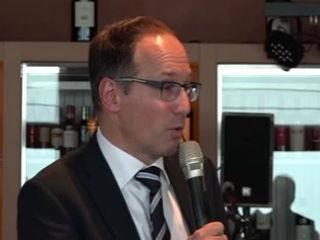 Companies will not execute all their transactions in WIR because, for example, salaries for employees and taxes cannot be paid in WIR or because not all suppliers accept the currency. WIR is therefore a complementary currency. Your bank credit can not be exchanged for cash; whoever does so is excluded.