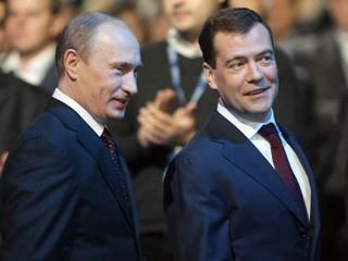 After the March 4 elections, Putin is certainly weaker than the Putin from before. But he is still not weak! Don’t forget that the enormous Russian middle-class is not poor. They didn’t forget that it was the young President Putin who cleared up the mess made by his predecessors Gorbatsjov and Jeltsin, and brought them finally prosperity.