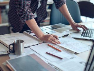 Many of us face decisions on how to best spend our time. It is not always as drastic as a change of career or job, but still very important with regards to how we feel and how much we learn, or other aspects of our professional lives. For example, when you are self-employed, your clients can make a big difference.