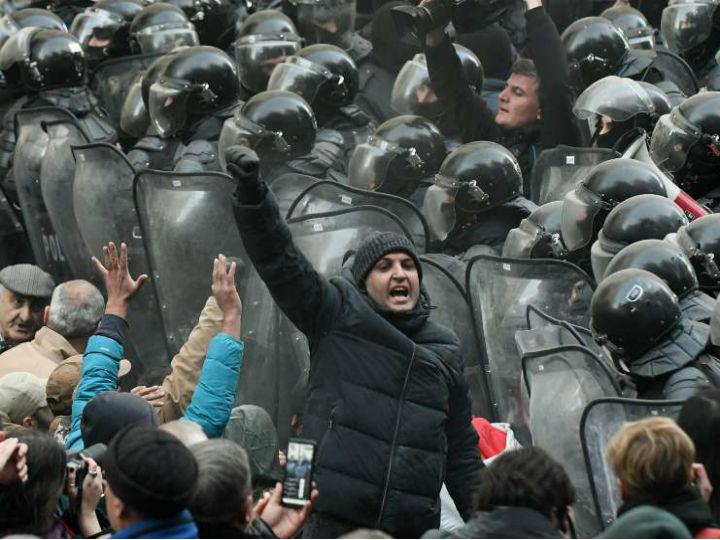 On November 14, with 101 votes in favor and three against, the Georgian Parliament voted down a bill that would have replaced the country’s mixed electoral system with a fully proportional one before next year’s parliamentary election.