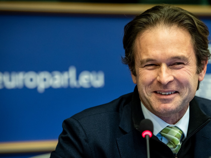 "The EU executive unveiled a first batch of sustainable finance implementing rules on 21 April, spelling out detailed emission thresholds that companies need to comply with in order to win a climate-friendly investment label in Europe."