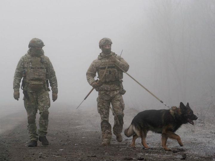 “There is only one and very clear way to consider lifting sanctions – if Russia ceases its intervention and aggression against Ukraine,” Lithuanian MEP Andrius Kubilius (EPP) told.