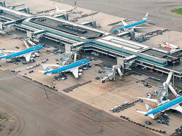 "In record time, we managed to update complex, but extremely strategic rules for the air sector, which has been among the hardest hit by the pandemic. We struck a careful balance between injecting some competition into the airport slots market and the need to protect a sector that is in pain".