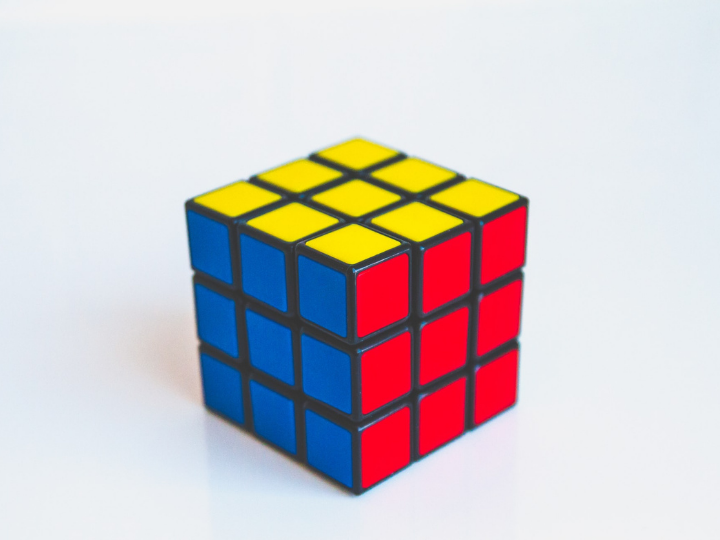 MIT researchers have developed a model that understands the underlying relationships between objects in a scene.