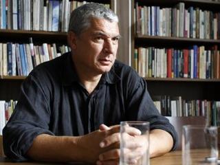 The Union is an administrative system. You see, I write books, texts. My tool is language. It′s from that perspective that I perceive the world. The Union is not a total reality; there is no ′Union language′. That′s a first issue.