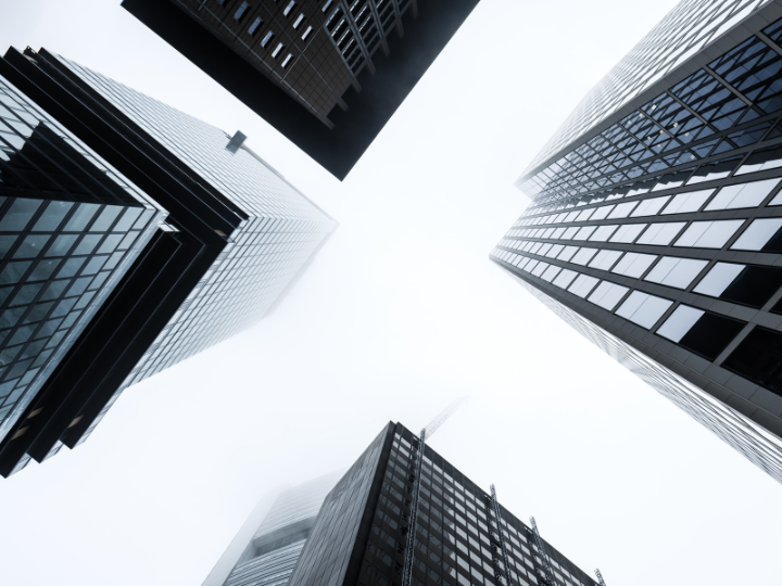 This new obligation has been proposed by the Commission and is confirmed in the positions of the European Parliament and Council. I4CE has supported the discussions on climate transition plans for banks through dedicated research for more than a year now.