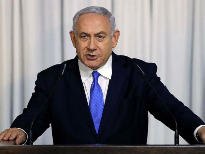 Benjamin Ganz, leader of Blue and White, won the votes of people who believed him when he had promised that he would not sit in government with someone who had been indicted with such three serious charges. So he said. And so did Groucho Marx, who had said that, “Those are my principles and if you don’t like them, well, I have others.”