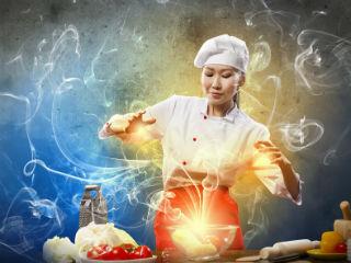 Top restaurants’ identities are substantially wedded to their chefs’ in the areas of creativity, innovation and external image. However, the day-to-day customer experience outcome is delivered through a coordinated organisational effort of several individuals in the kitchen and the front-of- house who face many challenges in real time. In customer-facing operations, the connection between the organisation and the customer is crucial. Organisational excellence can be highly impacted by a combination of three main factors: leadership effectiveness, team effectiveness and workplace environment.
