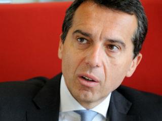 The ones who thereby come under pressure rarely win anything from the winners’ gains – that’s the experience of the last 20 years. And this experience must lead us to clever conclusions: If we want to retain global – and with it, European – integration then we must protect people from loss and make sure of a sensible, fair balance. Otherwise, the people who see themselves as the losers of globalisation will revolt. In fact, we’re already living through this revolt. 