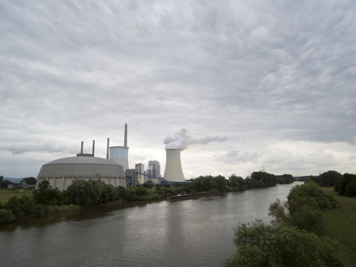 The latest EU carbon market emissions data released by European Commission on April 1 was not a joke. It shows the impact of the COVID pandemic and a total year-on-year emission reduction estimated at 13% for all installations and airlines covered by the EU carbon market.