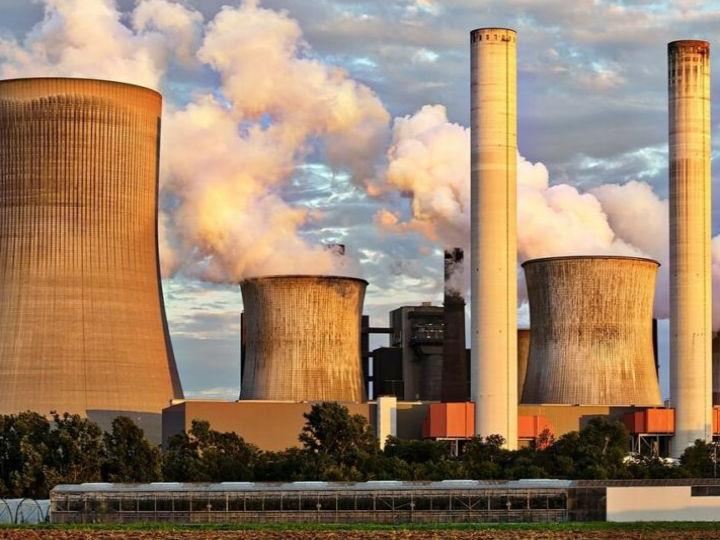 «Europe is raising its game, but its increased ambitions will be useless unless it exerts pressure elsewhere for more responsible behaviour – notably on China. Chinese companies have financed and built a growing number of coal-fired power stations in Africa and around the world, and are planning hundreds more.»