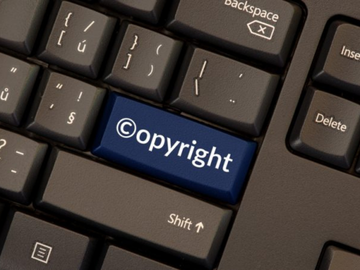 “The Commission, during the past months, showed an exemplary level of transparency, which could be tainted by such meetings.”