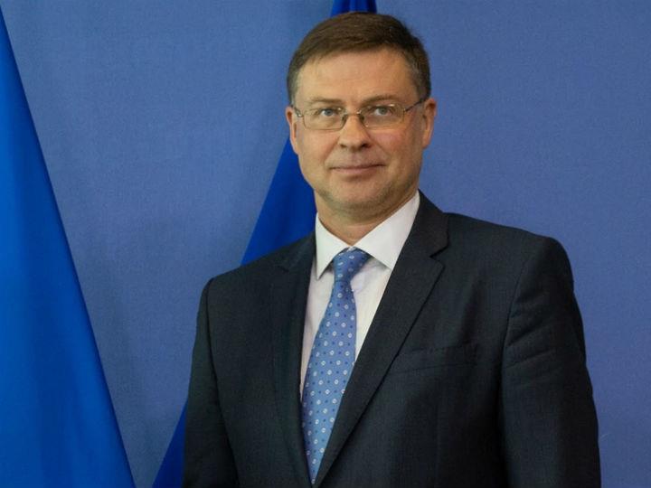 “We are currently battling the coronavirus outbreak, but we must not lose sight of our long-term sustainability objectives, including making Europe climate-neutral by 2050”.