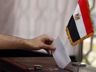 The build-up to Egypt’s presidential election was mired in rumour and speculation even before the official timetable was announced on 8 January. President Abdel Fatah al-Sisi’s vice-like grip on the country’s ruling institutions – the government, parliament and army – is unlikely to ease at such a critical time. Any credible challenger to his rule needs more than bravado alone