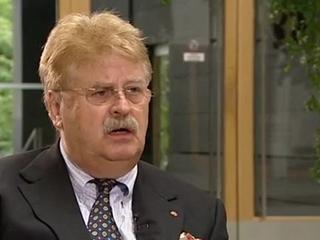 "The only way to settle this conflict is through new elections, in which Ukrainians can let it be known at the ballot box whether they want to live in a country that respects democratic principles and the rule of law and enters a path towards political stability and prosperity, or whether they want to see the continuation of policies that have led the country towards inequality and the violation of rules."