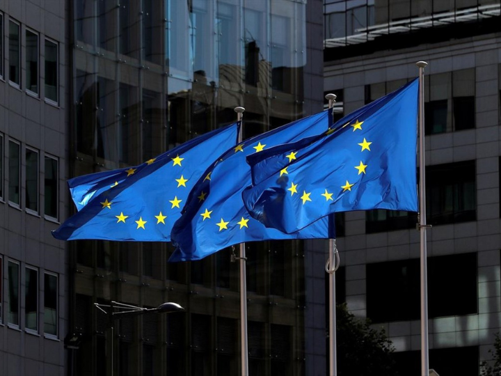 Close to half of Europeans trust the European Union (49%), after a 6-point increase since the Standard Eurobarometer of summer 2020. It is the highest level registered since spring 2008.