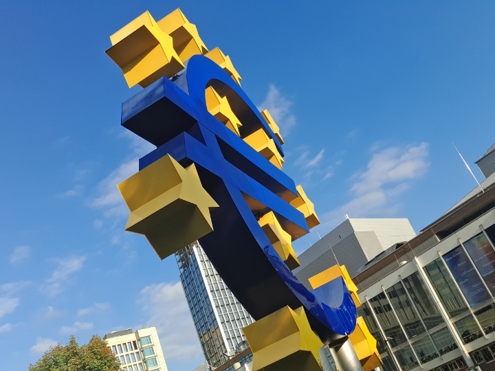 While Rutte acknowledged that an increase of the EU’s budget is “probably” necessary, he told reporters that “this should be done by reprioritising money within the EU budget. So, our three priorities are: reprioritise, reprioritise and reprioritise”.