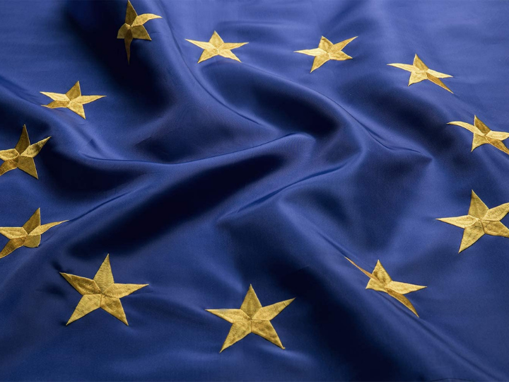 "The Commission should pull together a major intra-institution war room focussed on combining an aggressive mass vaccination plan with recovery programmes developed by member states, which would enable them to eyeball each other, iron out differences and agree on expectations."