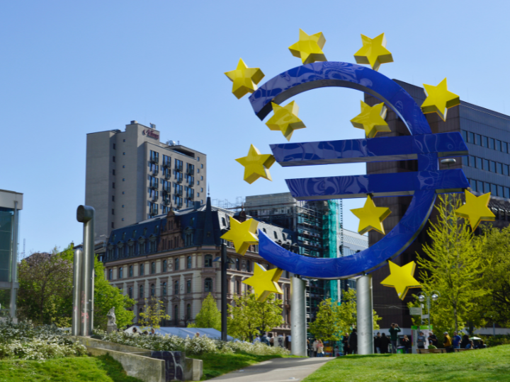 The EIB chief underlined the necessity of ambitious climate action as a driving force for development in the coming years, and the role of renewables towards energy independence.
