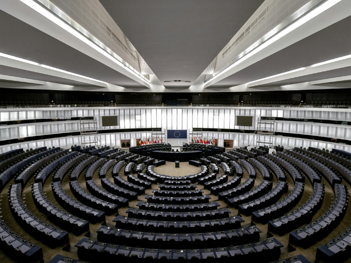 The parties reacted to von der Leyen’s comments made during the Maastricht Debate of lead candidates on 29 April, where she did not discard collaborating with hard-right European Conservatives and Reformists group (ECR), the political family of Italian Prime Minister Giorgia Meloni and Poland’s Law and Justice party.