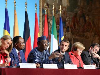  “We have put in place tangible measures upstream of the migratory flows,” Macron said, referring to the joint declaration that emerged from the summit and which complements the roadmap put on the table by the Commission in the summer. Brussels’ proposal involves extending the EU’s external border by setting up asylum and reception centres in Chad and Niger.
