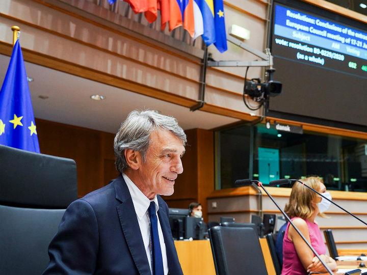 MEPs reiterate that Parliament will not give its consent for the MFF without an agreement on the reform of the EU’s own resources system, including the introduction of a basket of new own resources by the end of the 2021-2027 MFF which is necessary to cover at least the costs related to the recovery plan.