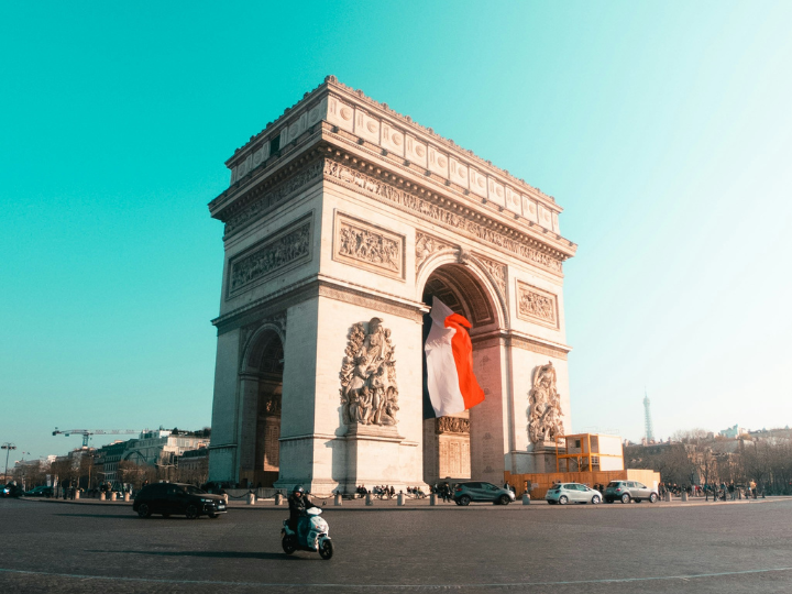 Although Macron clarified already on Monday, following a gathering of European leaders in Paris, that there was ‘no consensus’ on the matter, his words stood in stark contrast to the Western European ‘red line’ when it came to putting boots on the ground in Ukraine.