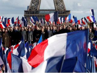 The least educated citizens, who feel left behind by globalisation and are worried about immigration, are most likely to vote for Le Pen, while the better-off, better-educated urban voters will turn to Macron. But the rising star of French politics will have to broaden his appeal beyond the cities if he is to win in a vote where the abstention rate looks set to be high and could therefore be the determining factor in electing France’s new president.