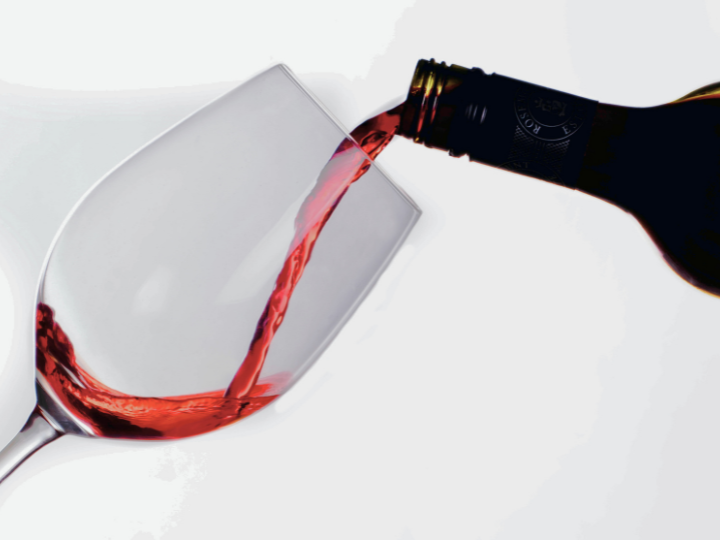 However, the “alcohol consumption notably” part was scrapped when groups’ negotiations were already over, according to the source, who pointed the finger at the push to the centre-right European People’s Party (EPP) to keep the reference to ‘harmful use of alcohol’ only.