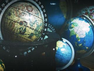 A series of recent developments suggests that the domestic political situations of several key players in the international arena are undergoing significant shifts, as are relations between players. Everything seems to indicate that the world is in another period of historical transition.