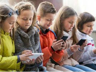 Interactive MOOLT aims to teach a specific set of skills, ranging from developing attention span and focus to boosting memory, creative and logic thinking. The key aim is to enable children to develop a better comprehension of the surrounding world in a safe interactive environment. Among the most popular apps are “Be-be-bears”, an educational mobile game based on a cartoon series and the first app to be released on iOS and Android in April 2016. It was voted one of the best iPad apps of 2016 and featured in Google Play Editor’s “top 5 family games.” Other best sellers are “Paper Tales” which aims to increase a child’s children’s creative thinking, and “Rolando Locomotov”. This provides users with advice and tasks boosting concentration and logic.