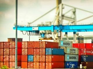 The United Nations Conference on Trade and Development estimates more than 80% of the trade hit by US and Chinese tariffs will be picked up by other countries – with the EU set to make the biggest gains.US president Donald Trump argues the tariffs will bring in $325 billion to the US Treasury while protecting US firms from unfair competition. But UNCTAD warns that tariffs are ineffective at protecting domestic firms. And in the long run US-China bilateral trade will decline and be replaced by trade originating in other countries.