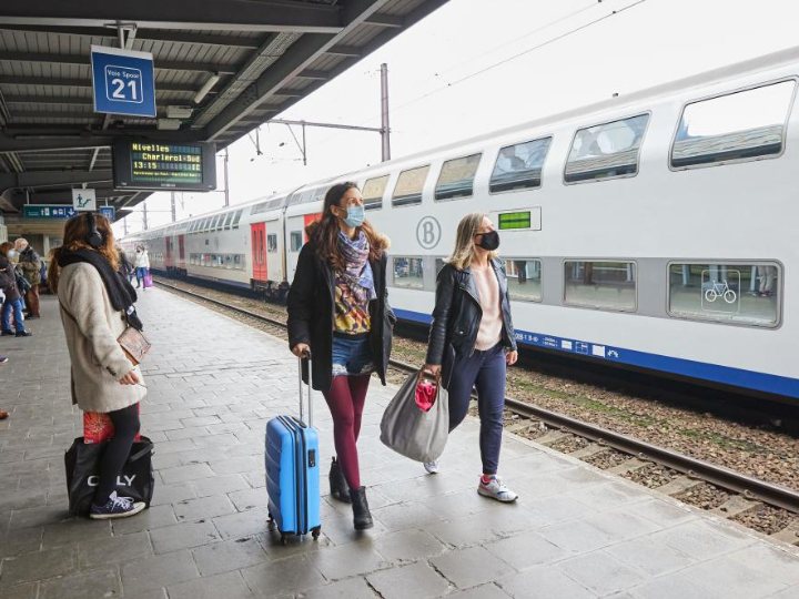 Reynders reassured MEPs that the Commission is ready to complete the necessary technical infrastructural work by the end of June, and that the certificate would not result in a central database created at the EU level.