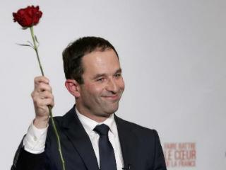 This is not the only issue along which party lines are divided. Since he was ousted two and a half years ago, along with fellow left-wing rebels Montebourg and Aurélie Filippetti, Hamon has been one of the Valls government’s most vocal opponents. He even went so far as to call for a vote of no confidence in the government over last spring’s labour reforms.