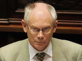 As a former budget minister, Van Rompuy was however aware of the European rules for deficits and national debt. On top of this there was the fact that he had no script to work from, due to the fact that he had no predecessors, and he was required to explore all corridors himself.