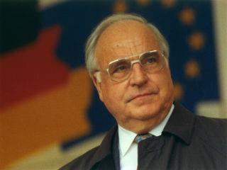 Former US president Bill Clinton also delivered a eulogy. “All of us who came – why? Because Helmut Kohl gave us the chance to be involved in something bigger than ourselves. Bigger than our terms of office, bigger than our fleeting careers,” he said.