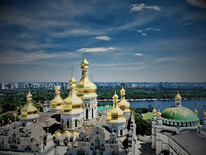 This week underlines Ukraine’s dilemma of simultaneity: it needs to deal with fighting a war, advancing its recovery, and pursuing EU membership at the same time.
