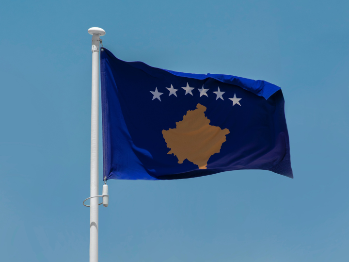 While it aspires to play the role of “honest mediator” between Serbia and Kosovo, Athens reiterated that it would not recognise Kosovo as an independent state despite the suggestion by the US to do so, according to the Kathimerini newspaper.