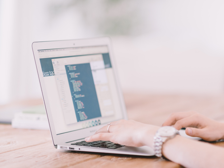 Long hours and bad workplace experiences are leading workers around the world to feel more stressed and disengaged.