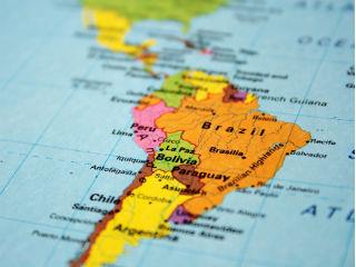 While large Latin American businesses often have distant major economies as their top export markets, SMEs – those engaged in international commerce – tend to trade more within the region. Easing barriers to regional trade and investment would help more SMEs follow in the footsteps of Grupo Arcor, which started in 1951 as a candy factory in Argentina’s Córdoba province and is today a multi-billion dollar company with production facilities across Latin America and sales to 120 countries.