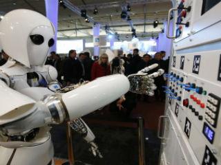 To be sure, not all companies use data against their customers. When a 2015 Harvard Business School study, and subsequent review by Airbnb, uncovered routine bias against black and ethnic minority renters using the home-sharing platform, Airbnb executives took steps to clamp down on the problem. But Airbnb could have avoided the need for the study and its review altogether, because a really smart application of AI algorithms to the platform’s data could have picked up the discrimination much earlier and perhaps also have suggested ways of preventing it. This approach would exploit technology to support better decision-making humans, rather than displace humans as decision-makers.