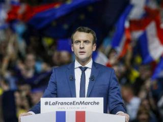 Macron favours transforming Europe’s bailout fund, the ESM, into a full-blown European Monetary Fund, an idea that has supporters in Berlin. He also favours a euro zone budget and finance minister, ideas less popular within Merkel’s entourage.