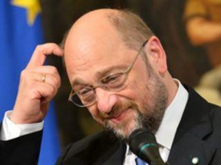 Look at the EPP, supported by ALDE, who tried recently to ‘kill’ the S&D candidate for the Commission Presidency and current President of the EP, Martin Schulz, by accusing him of “obstruction of the work of the budgetary control committee, trying to cover his tracks by misusing the parliament’s rules…”. It makes you think of a Shakespeare drama.