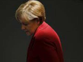 Meanwhile, pressure is growing on Ms Merkel at home. In a recent survey, published by the Bild am Sonntag, 50% of the people surveyed said they opposed another term for her after the elections in October 2017. In turn, 42% would like her to stand again next year.
