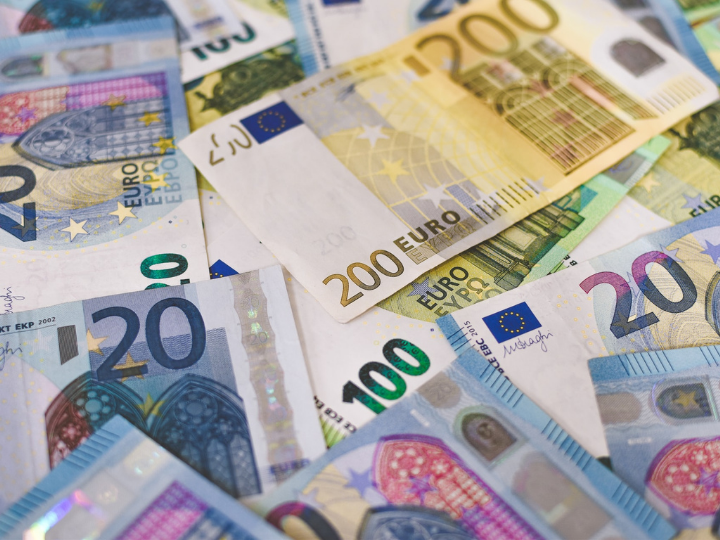 European Central Bank (ECB) President Christine Lagarde signs the new 20 Euro banknote in Frankfurt am Main, Germany, 27 November 2019.