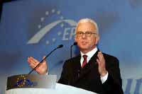 Poettering: No national selfishness