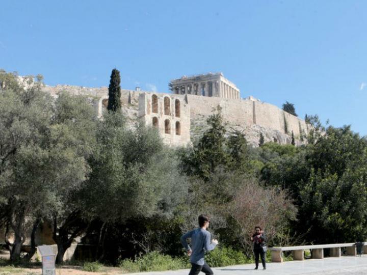 Thucydides recounts the plague hard on the heels of his work’s best-known passage: the funeral oration Pericles delivers ostensibly in praise of citizen-soldiers fallen in battle but as much in praise of the city’s nomoi.